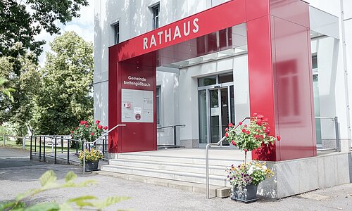 rathaus-breitenguessbach.jpg