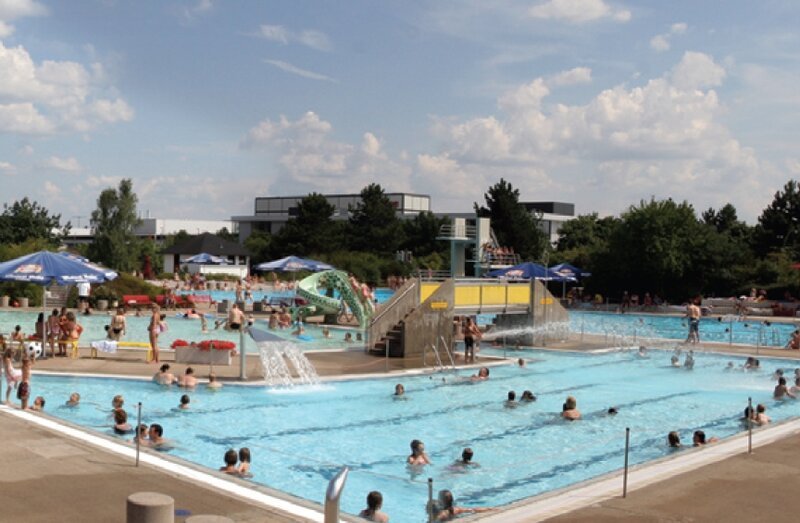 Schwimmbad Hallstadt