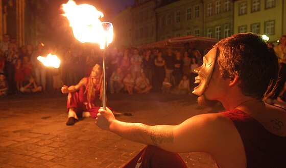Unter dem Motto "Bamberg zaubert" treffen sich jährlich unzählige Kleinkünstler in der Innenstadt.