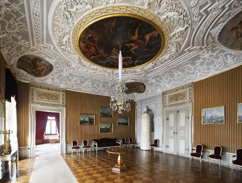 Bamberg, Neue Residenz, Kaiserappartements, Zweites Vorzimmer (R. 2.56, AF R. 11), Blick Richtung Audienzzimmer