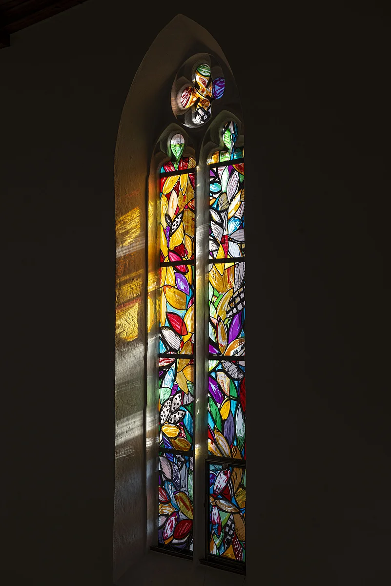 Lüpertzfenster in der Kirche St. Elisabeth Bamberg - „Was ihr für eines meiner geringsten Geschwister getan habt, das habt ihr mir getan.“
Mt 25,40