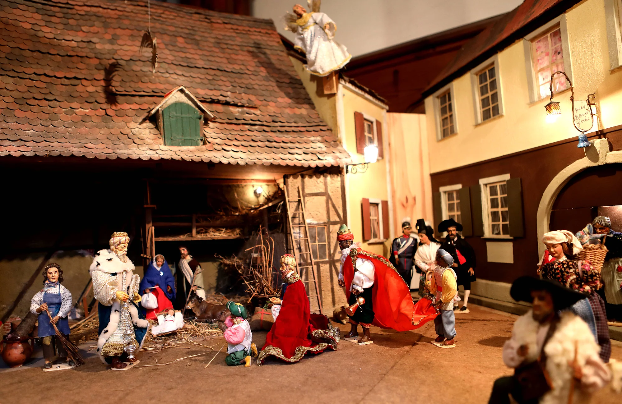 Krippe in St. Elisabeth Anbetung der Könige: Stall