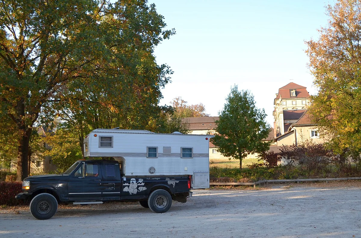 Wohnmobilstellplatz "Schloss Weissenstein" Pommersfelden — photo 2