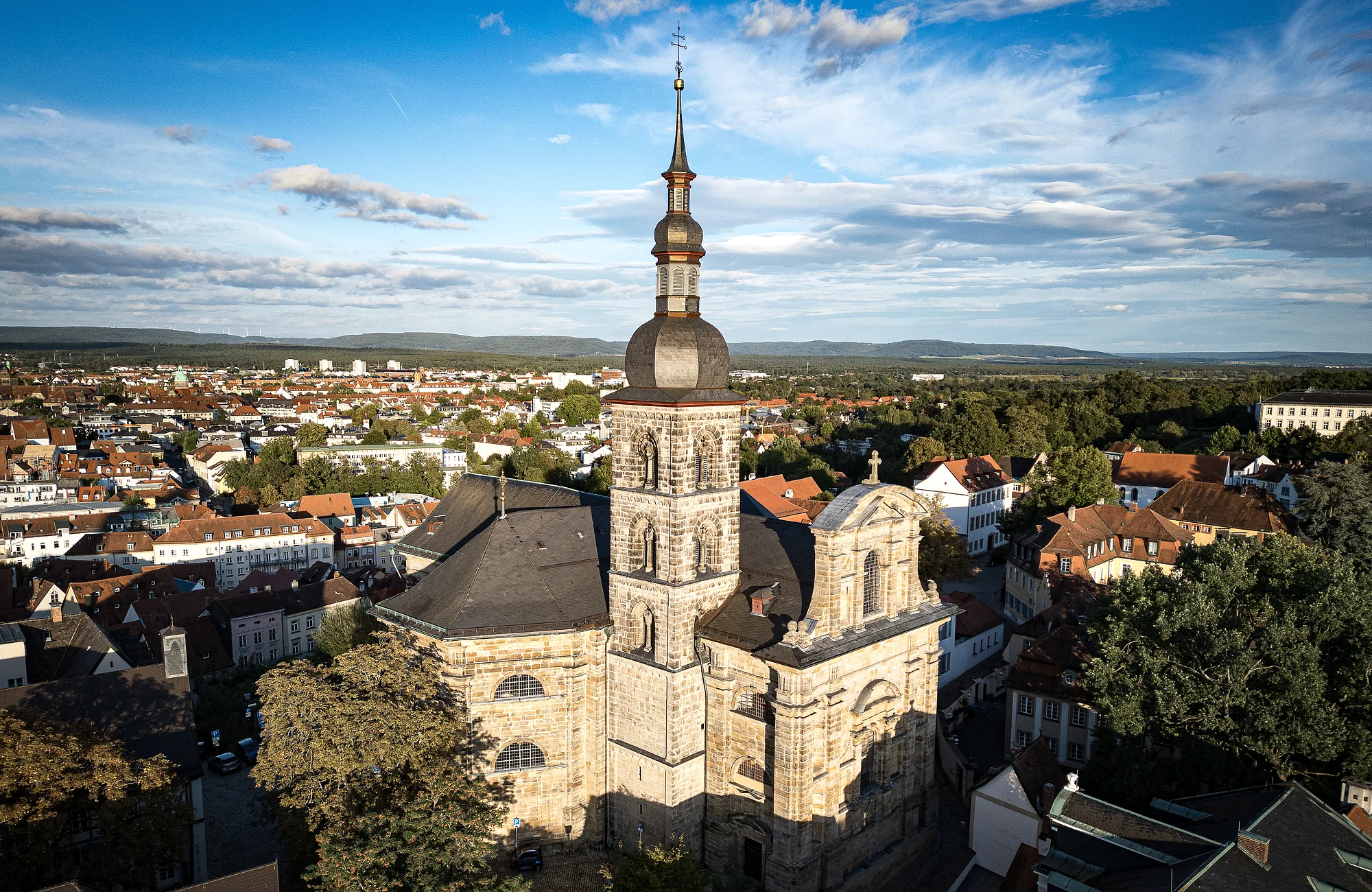 Die Kirche St. Stephan thront auf dem Stephansberg