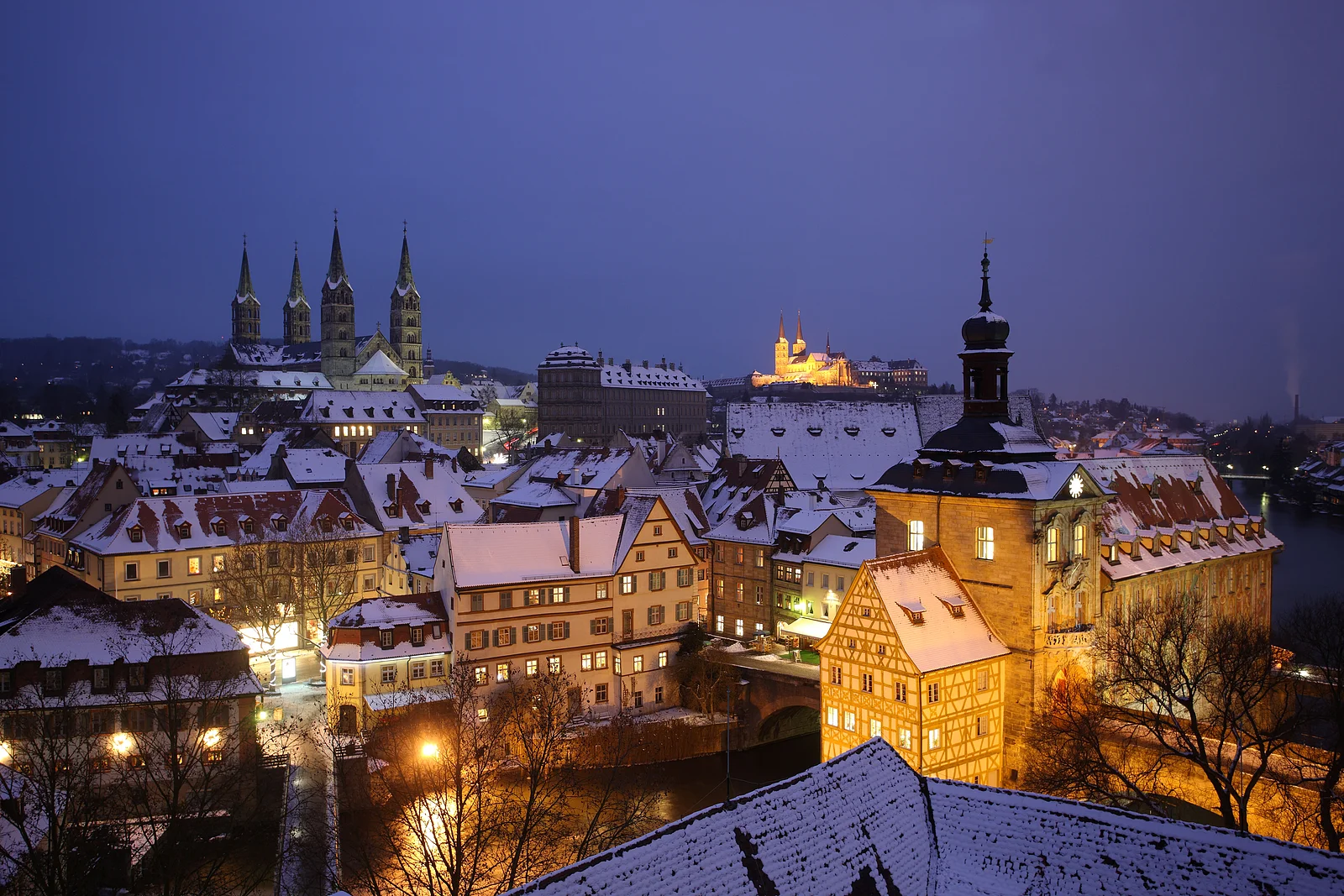 Ausblick vom Schloss Geyerswörthturm aufs winterliche Bamberg