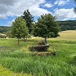 "Die Juraschnecke" von Harald Müller ist eines von fünf künstlerisch gestalteten Flurdenkmalen ("Flur&Kunst") in der Fränkischen Toskana.