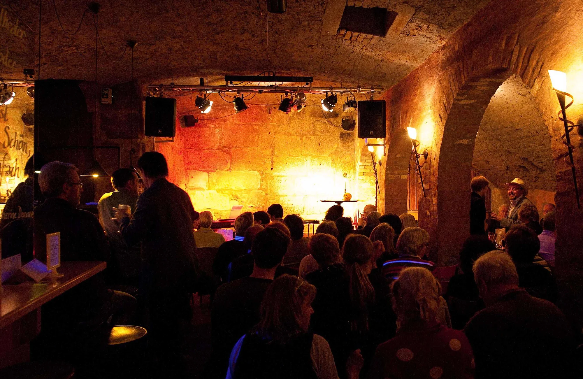 NanaTheater im Club Kaulberg Im Club Kaulberg finden die Aufführungen des Nana Theaters statt.