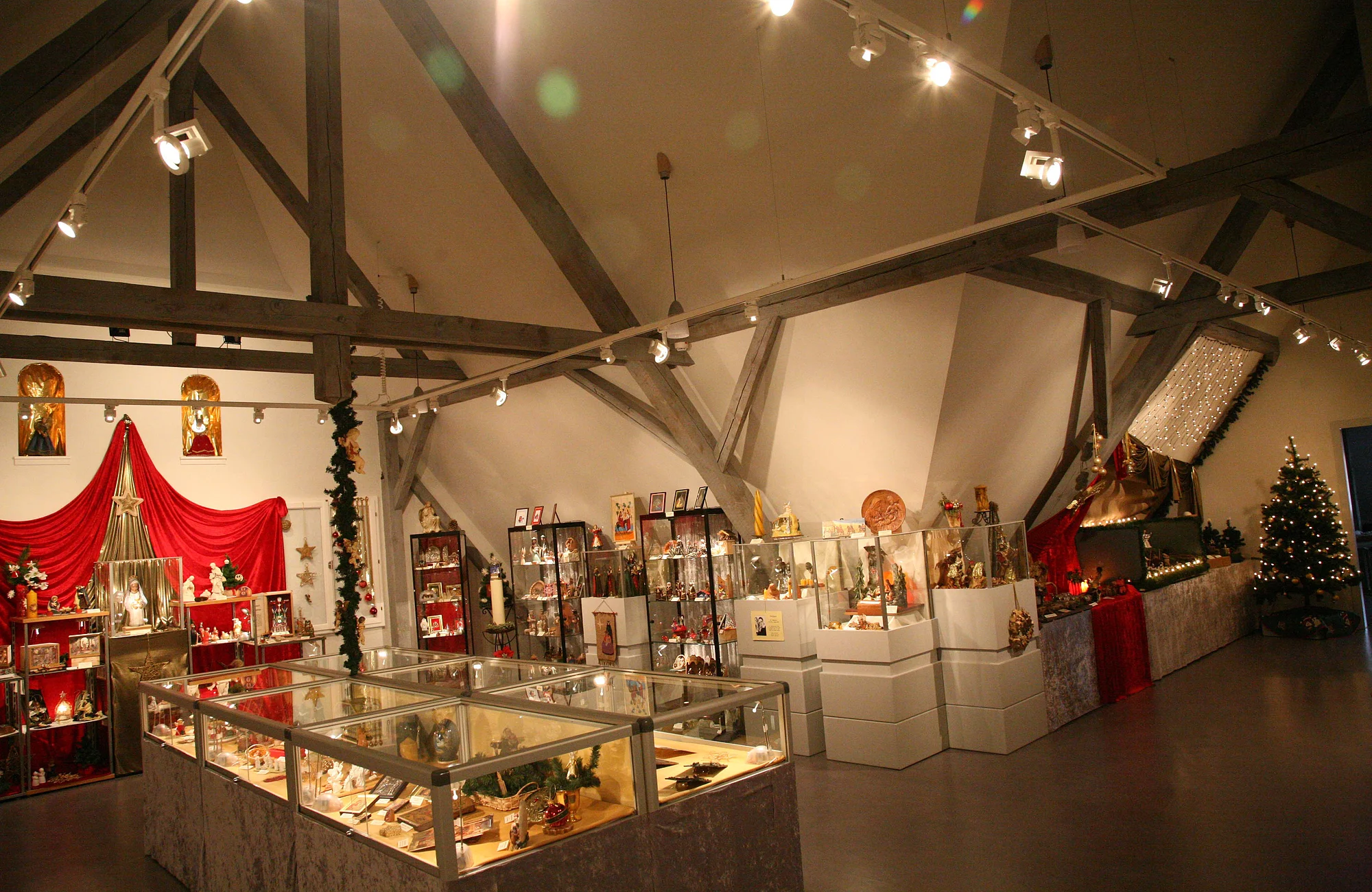 Das Hirschaider Krippenmuseum zeigt seit 20 Jahren zirka 450 Weihnachtskrippen aus aller Welt.