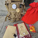 Auf den Spuren des Romantikers E.T.A. Hoffmann begeben sich die Teilnehmenden auf eine außergewöhnliche Rätseltour durch die historische Altstadt Bambergs. "Die Spur des Kater Murr“ verbindet Stadtbesichtigung, Kultur und abwechslungsreiche Rätsel zu einem einmaligen Erlebnis. Ausgestattet mit einem interaktiven Rätsel-Rucksack erkunden die Gruppen mehrere Stationen, die eng mit Hoffmanns Leben und Werk verbunden sind. Dabei gilt es, Codes zu knacken, Hinweise zu kombinieren und die literarische Welt Hoffmanns auf interaktive Weise zu erleben.