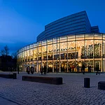 Die Konzerthalle an der Regnitz dient in erster Linie den Bamberger Symphonikern - Bayerische Staatsphilharmonie als Heimstatt. Dieser international renommierte Klangkörper sorgt mit ca. 50 Konzerten im Jahr für ein hochwertiges Kulturangebot. Aber auch als Kongress- und Tagungsstandort sowie als Messehalle ist die Konzerthalle ein gefragtes Ensemble mit vielen Möglichkeiten. Außerdem wird sie für die verschiedensten Veranstaltungen der Unterhaltungsbranche, vom Kabarett über Pop-Konzerte bis zu Musicals und Tanzshows, als herausragende Location mitten in der Altstadt genutzt.