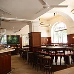 Foto des Cafes Luitpold in Bamberg von innen.