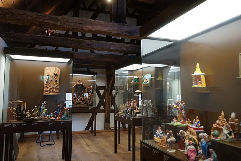 Blick in die Krippenausstellung in Baunach Der Ausstellungsraum im Krippenmuseum Baunach