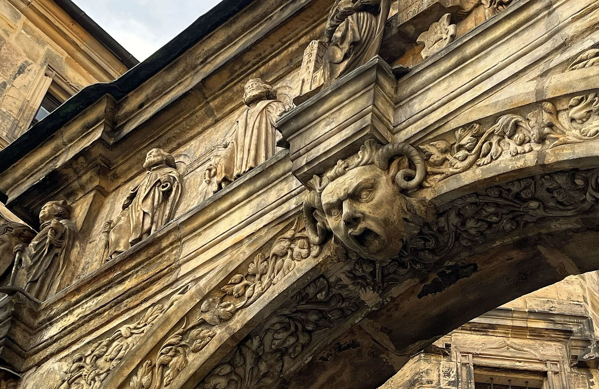 Widderkopf an der Schönen Pforte, dem Eingang zur Alten Hofhaltung Widderkopf an der Schönen Pforte, dem Eingang zur Alten Hofhaltung auf dem Domplatz in Bamberg