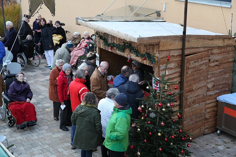 Budenzauber rund um die Lebendkrippe am Antonistift Budenzauber rund um die Lebendkrippe am Antonistift