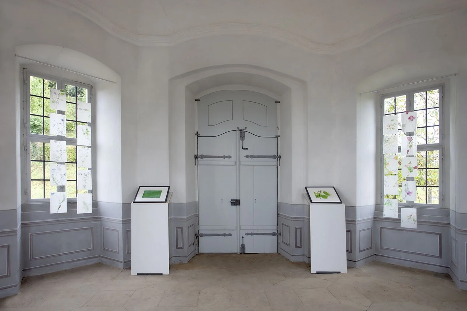 Ausstellung: „Himmlisch und Irdisch“ Ausstellung „Himmlisch und Irdisch“ von den Künstlerinnen Walli Bauer und Michaela Schwarzmann im Nord-Pavillon am Michaelsberg
