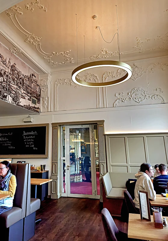 Luitpold Boulevard-Café