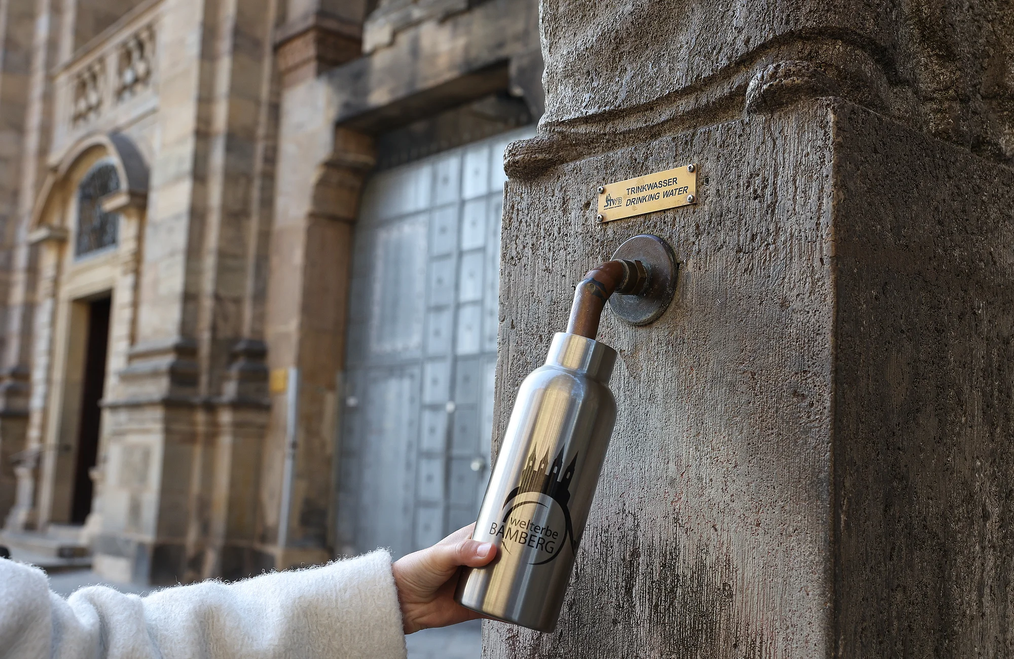 Die Trinkwasserbrnnen in Bamberg spenden frisches, kühles Wasser in Trinkwasserqualität.