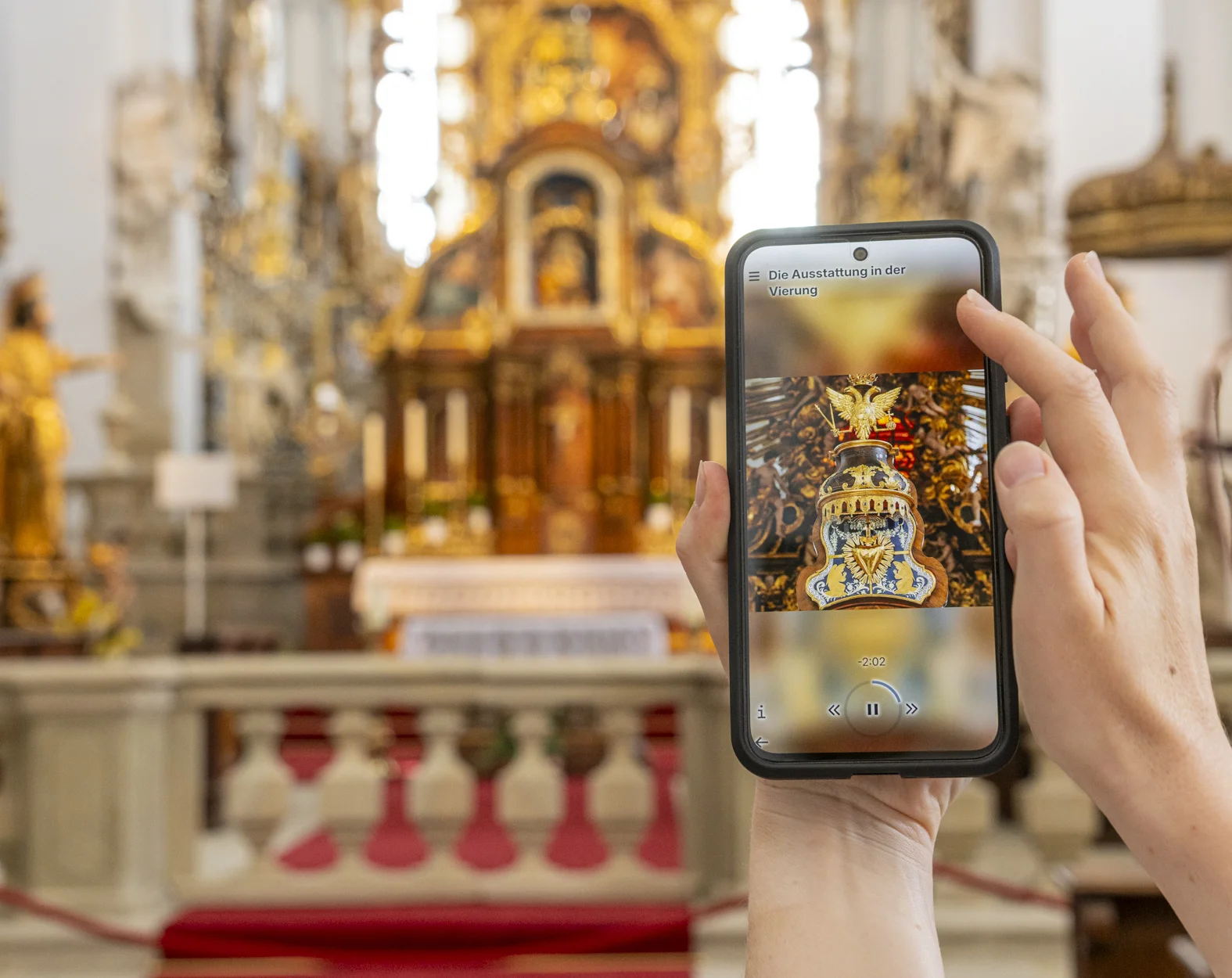Im Bamberger Stiftsladaden auf dem Michaelsberg können Audioguides für die Klosterkirche erworben werden.