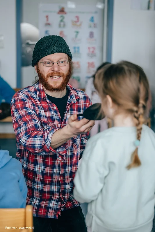 Sebastian Schönmoser - Kinderliedermacher, Produzent und Erzieher