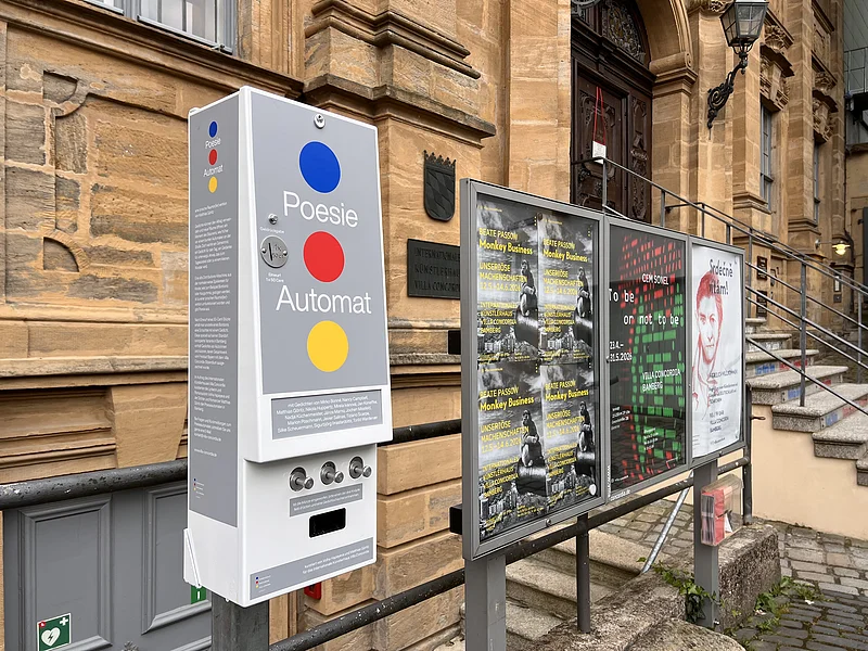 Poesieautomat Villa Concordia Bamberg Der Poesieautomat am Internationalen Künstlerhaus Villa Concordia in Bamberg ist frei zugänglich und erfreut gegen 50 Cent jeden mit einem Gedicht.