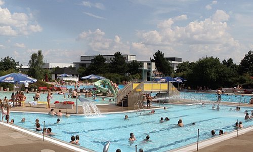 Schwimmbad Hallstadt